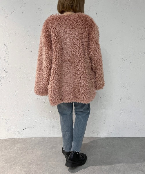 apres jour mignon(アプレジュールミニョン)の「フェイクファーコート【ZOZOTOWN限定アイテム】(その他アウター・レディース・グレー/ピンク/アイボリー/ブラック・フリー/X-LARGE)」の8枚目の写真