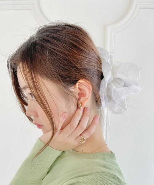 Loueme(ルエム)の「コットンレースボリュームシュシュ(シュシュ・レディース・ホワイト/ブラック/ブラック系その他・FREE)」の10枚目の写真