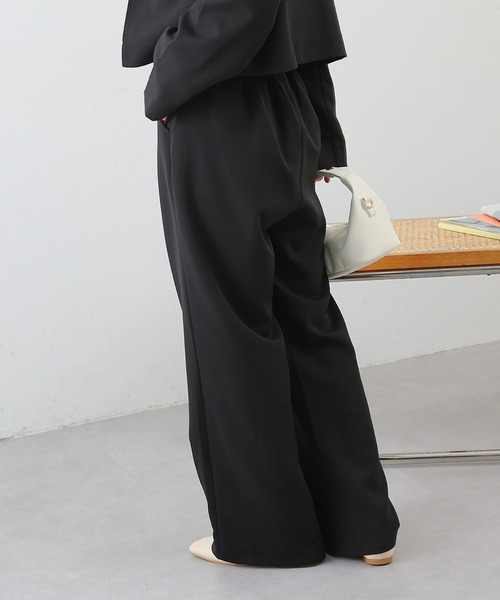 COLONY 2139(コロニートゥーワンスリーナイン)の「WEB限定/一部店舗限定 ストレッチジョーゼットワイドパンツ&ショートジャケットセットアップ(セットアップ・レディース・アイボリー/ブラック/チャコールグレー/ブラウン・FREE)」の13枚目の写真