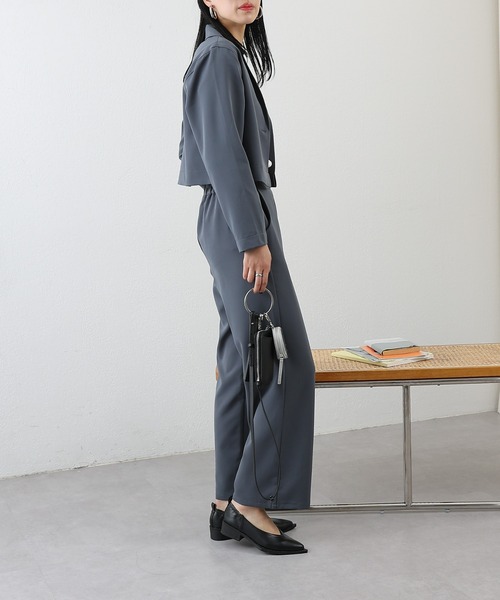 COLONY 2139(コロニートゥーワンスリーナイン)の「WEB限定/一部店舗限定 ストレッチジョーゼットワイドパンツ&ショートジャケットセットアップ(セットアップ・レディース・アイボリー/ブラック/チャコールグレー/ブラウン・FREE)」の16枚目の写真