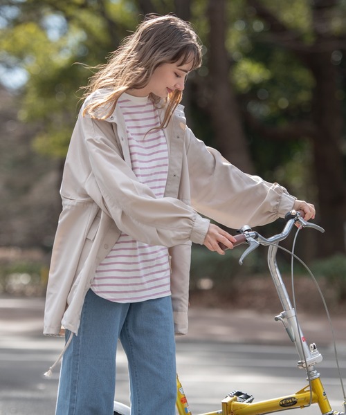 OUTDOOR PRODUCTS APPAREL(アウトドアプロダクツアパレル)の「スタンドカラー ボリューム マウンテンパーカー ミリタリージャケット(ミリタリージャケット・レディース・ブラック/カーキ/アイボリー・MEDIUM)」の7枚目の写真