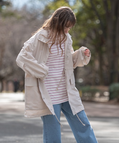 OUTDOOR PRODUCTS APPAREL(アウトドアプロダクツアパレル)の「スタンドカラー ボリューム マウンテンパーカー ミリタリージャケット(ミリタリージャケット・レディース・ブラック/カーキ/アイボリー・MEDIUM)」の10枚目の写真
