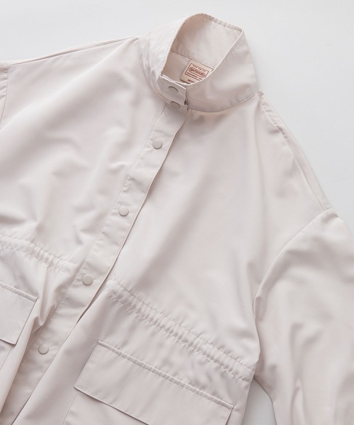 OUTDOOR PRODUCTS APPAREL(アウトドアプロダクツアパレル)の「スタンドカラー ボリューム マウンテンパーカー ミリタリージャケット(ミリタリージャケット・レディース・ブラック/カーキ/アイボリー・MEDIUM)」の20枚目の写真