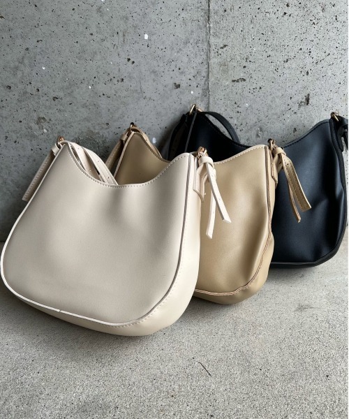 美品】パープル ショルダーバッグ ハーフムーン形状