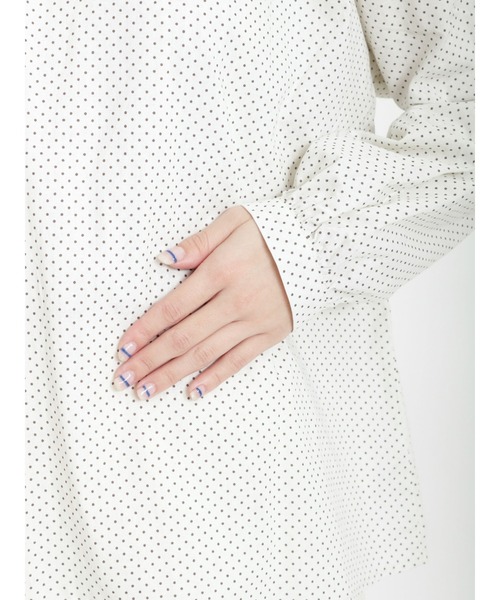 Samansa Mos2(サマンサ モスモス)の「襟シャーリング前後2WAYブラウス(シャツ/ブラウス・レディース・オフホワイト/キナリ/ブラック/サックスブルー・フリ-)」の15枚目の写真