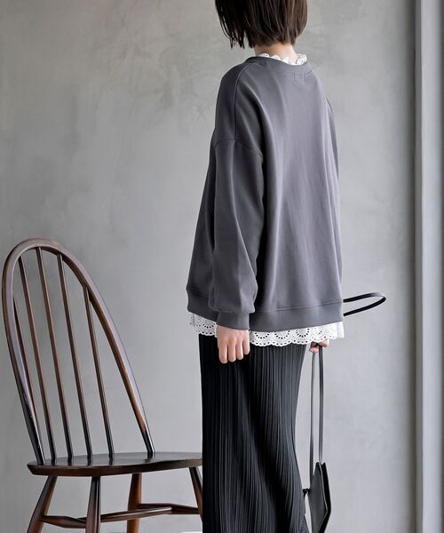 rps（アールピーエス）の「裏毛レース付きプルオーバー（スウェット・レディース・ピンク/グリーン/ブルー/オートミール/ネイビー/イエロー/アイボリー/サックスブルー/グレー/チャコールグレー/ブラック/グレイッシュブルー・フリー）」の17枚目の写真