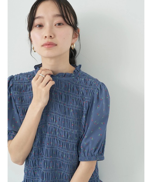 earth music&ecology(アースミュージックアンドエコロジー)の「花柄パフスリシャーリングブラウス(シャツ/ブラウス・レディース・ブラック/ネイビー・FREE)」の21枚目の写真