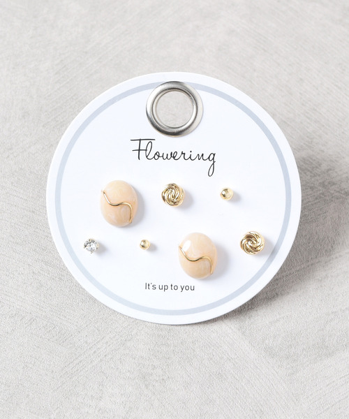 Flowering(フラワーリング)の「ミックスデザイン/セットピアス(ピアス(両耳用)・レディース・ブルー/ゴールド/ブラウン/ピンクゴールド/ベージュ/パープル/グリーン/ホワイト/ゴールド系その他/シルバー系その他/ブルー系その他/シルバー/ゴールド系その他2/ゴールド系その他3/ゴールド系その他4/ホワイト系その他/ゴールド系その他7/ゴールド系その他5/シルバー系その他2/シルバー系その他3/レッド/ゴールド系その他6/ブルー系その他2/ゴールド系/ピンク/ゴールド系2/ベージュ系その他/グリーン系その他/グレー/ゴールド系1・FREE)」の7枚目の写真