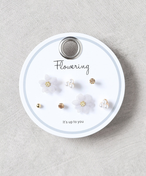 Flowering(フラワーリング)の「ミックスデザイン/セットピアス(ピアス(両耳用)・レディース・ブルー/ゴールド/ブラウン/ピンクゴールド/ベージュ/パープル/グリーン/ホワイト/ゴールド系その他/シルバー系その他/ブルー系その他/シルバー/ゴールド系その他2/ゴールド系その他3/ゴールド系その他4/ホワイト系その他/ゴールド系その他7/ゴールド系その他5/シルバー系その他2/シルバー系その他3/レッド/ゴールド系その他6/ブルー系その他2/ゴールド系/ピンク/ゴールド系2/ベージュ系その他/グリーン系その他/グレー/ゴールド系1・FREE)」の4枚目の写真