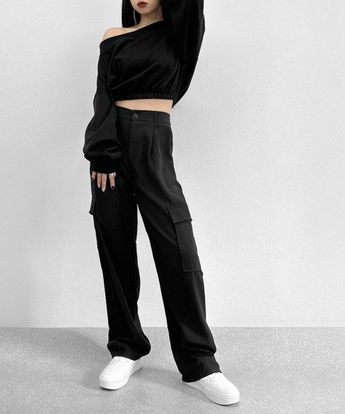 LVEU.（ラブユ.）の「【LVEU.】カーゴスラックスパンツ / ボトムス パンツ カーゴ スラックス タック レギュラー ストレート ワイド ルーズ ブラック グレー（スラックス・レディース・ブラック/グレー・FREE）」の5枚目の写真