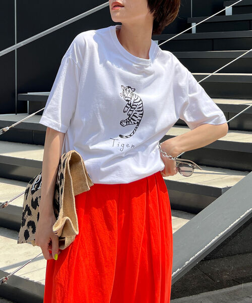 Rie Miller(リエミラー)の「オリジナルプリントTシャツ(Tシャツ/カットソー・レディース・ホワイト系その他6/ベージュ系その他5/ホワイト系その他5/ホワイト系その他4・38)」の2枚目の写真