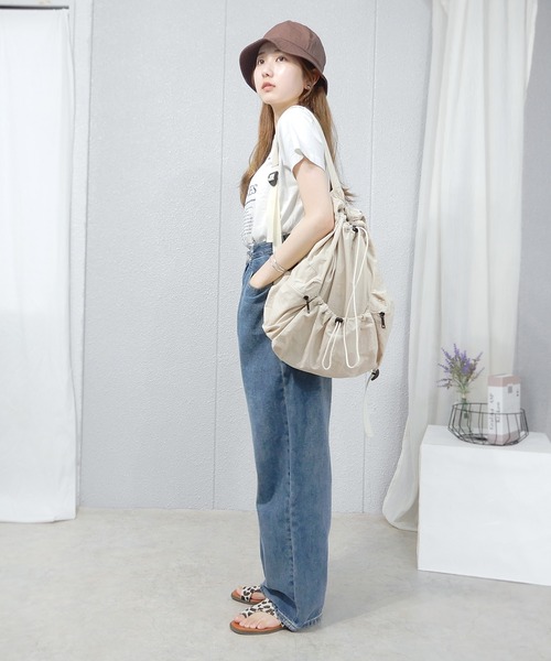 minia（ミニア）の「シャカシャカ素材のドロストリュック（バックパック/リュック・レディース・ブラック/ベージュ/ブルー・FREE）」の6枚目の写真