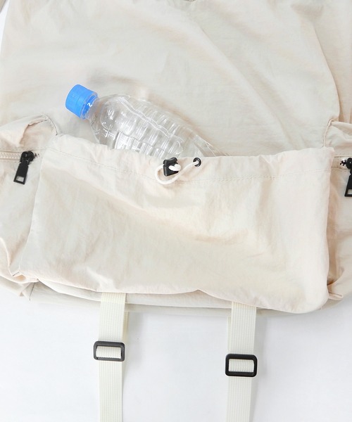 minia（ミニア）の「シャカシャカ素材のドロストリュック（バックパック/リュック・レディース・ブラック/ベージュ/ブルー・FREE）」の22枚目の写真