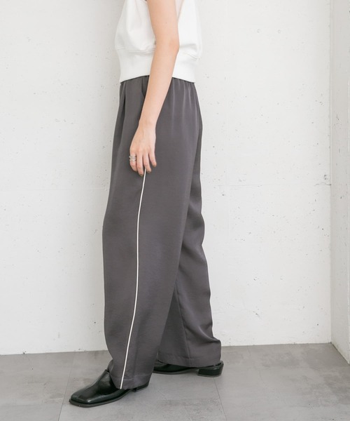 KBF（ケイビーエフ）の「サイドパイピングサテンイージーパンツ（その他パンツ・レディース・ミント/アイボリー/チャコールグレー・ONE）」の19枚目の写真