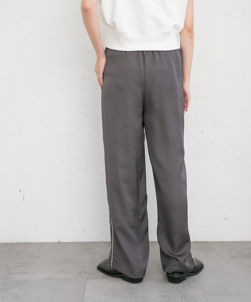 Diffusione Tessile「3RODESIA」サイドパイピングイージーパンツ KBF（ケイビーエフ）の「サイドパイピングサテンイージーパンツ