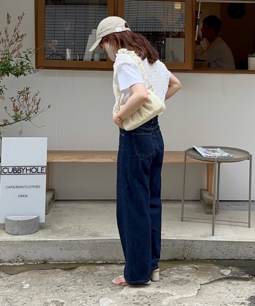 t a r o s u(タロス)の「kusyukusyu 2way bag/クシュクシュ2ウェイバッグ(ハンドバッグ・レディース・ホワイト/ブラック・FREE)」の11枚目の写真