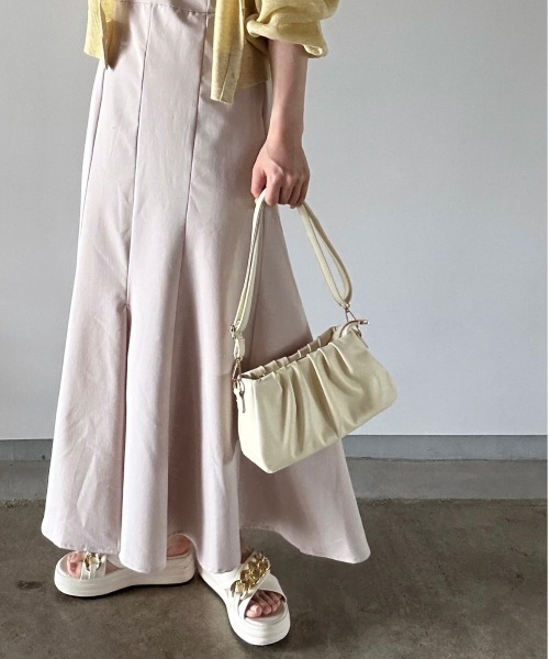 t a r o s u(タロス)の「kusyukusyu 2way bag/クシュクシュ2ウェイバッグ(ハンドバッグ・レディース・ホワイト/ブラック・FREE)」の3枚目の写真