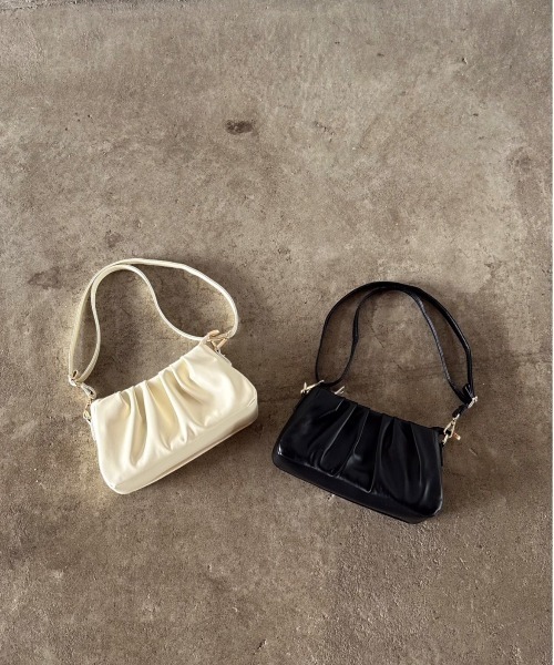 t a r o s u(タロス)の「kusyukusyu 2way bag/クシュクシュ2ウェイバッグ(ハンドバッグ・レディース・ホワイト/ブラック・FREE)」の18枚目の写真
