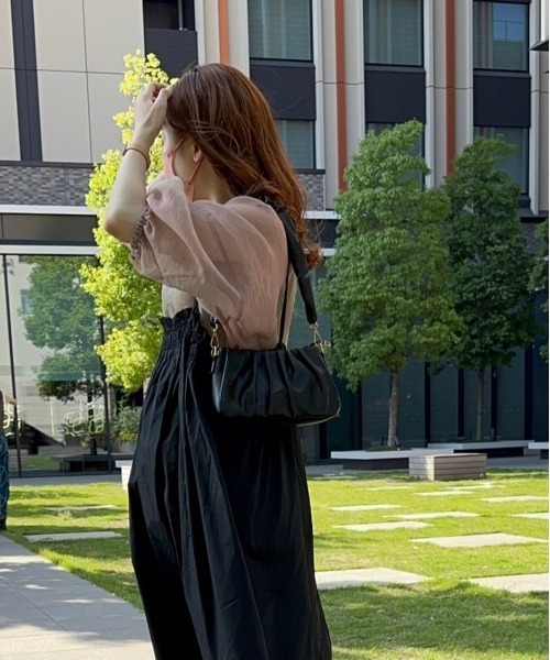 t a r o s u(タロス)の「kusyukusyu 2way bag/クシュクシュ2ウェイバッグ(ハンドバッグ・レディース・ホワイト/ブラック・FREE)」の14枚目の写真