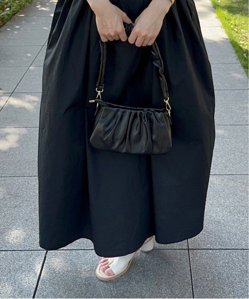 t a r o s u(タロス)の「kusyukusyu 2way bag/クシュクシュ2ウェイバッグ(ハンドバッグ・レディース・ホワイト/ブラック・FREE)」の10枚目の写真
