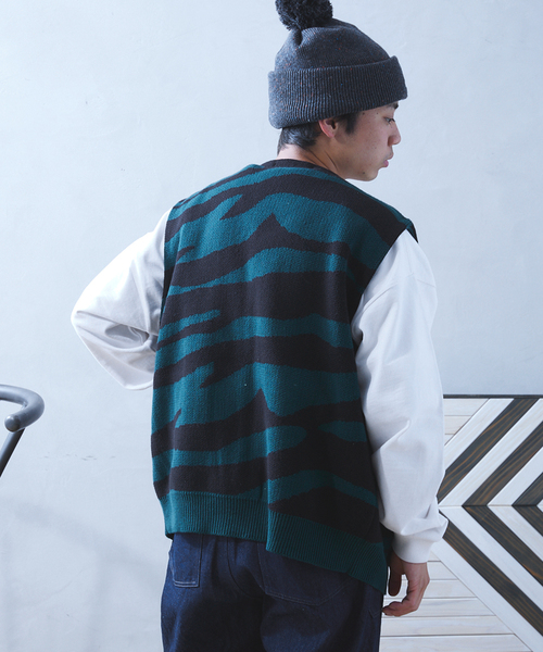 JOURNAL STANDARD relume(ジャーナルスタンダード レリューム)の「CALIFORNIA アソートパターンベスト(ベスト・メンズ・サックスブルー/ブラック/パープル/グリーン・MEDIUM/LARGE)」の12枚目の写真