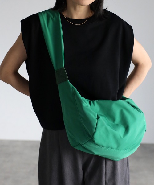 ap retro(アプレトロ)の「クロスボディバッグ/ショルダーバッグ/軽量素材(ショルダーバッグ・レディース・グリーン/ネイビー/アイボリー/カーキ/ブラック/チャコールグレー・FREE)」の5枚目の写真