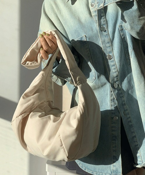 ap retro(アプレトロ)の「クロスボディバッグ/ショルダーバッグ/軽量素材(ショルダーバッグ・レディース・グリーン/ネイビー/アイボリー/カーキ/ブラック/チャコールグレー・FREE)」の2枚目の写真