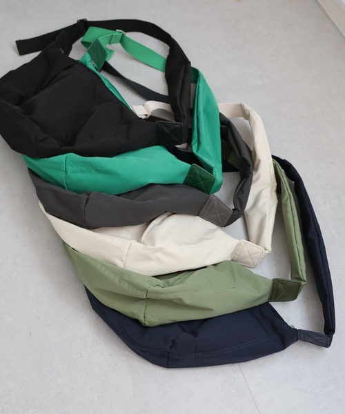 ap retro(アプレトロ)の「クロスボディバッグ/ショルダーバッグ/軽量素材(ショルダーバッグ・レディース・グリーン/ネイビー/アイボリー/カーキ/ブラック/チャコールグレー・FREE)」の8枚目の写真