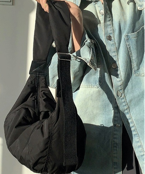 ap retro(アプレトロ)の「クロスボディバッグ/ショルダーバッグ/軽量素材(ショルダーバッグ・レディース・グリーン/ネイビー/アイボリー/カーキ/ブラック/チャコールグレー・FREE)」の12枚目の写真