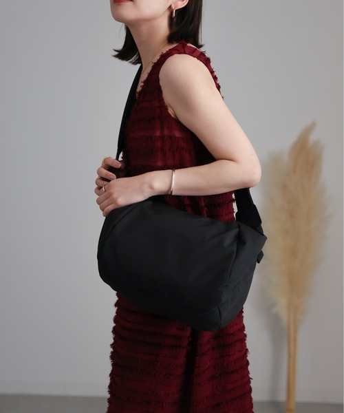 ap retro(アプレトロ)の「クロスボディバッグ/ショルダーバッグ/軽量素材(ショルダーバッグ・レディース・グリーン/ネイビー/アイボリー/カーキ/ブラック/チャコールグレー・FREE)」の21枚目の写真