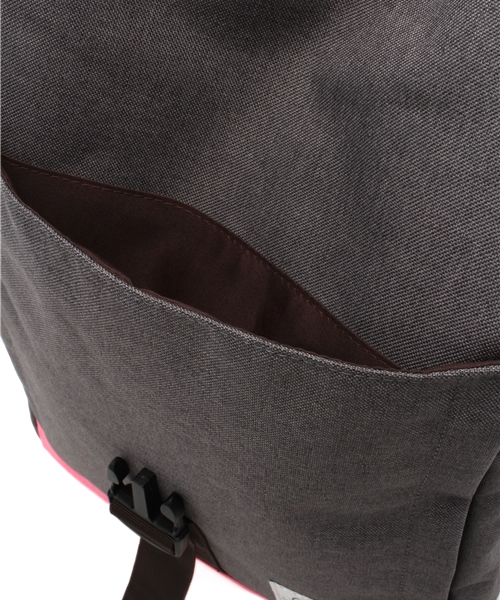 Every very nice claup（エブリィベリーナイスクラップ）の「Every very nice claup ナイロンリュック大（バックパック/リュック・レディース・ライトグレー/ネイビー/ブラック/ホワイト・FREE）」の15枚目の写真