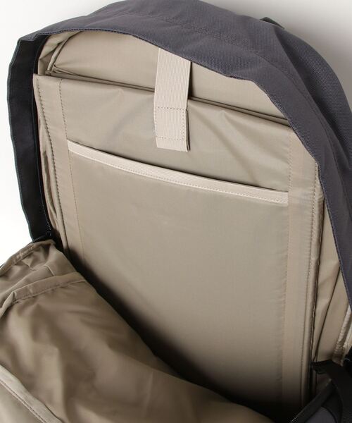 THE NORTH FACE（ザノースフェイス）の「THE NORTH FACE Boulder Daypack NM72356（バックパック/リュック・メンズ・ブラウン/グレー/パープル/ブラック・FREE）」の7枚目の写真