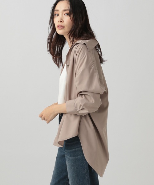 Elura（エルーラ）の「＜2024春ver＞アイロンいらずレギュラーシャツ／961272（シャツ/ブラウス・レディース・グレイッシュベージュ/ホワイト系その他5/ブルー/ホワイト/ライトベージュ/ライトブルー・MEDIUM/SMALL/LARGE）」の4枚目の写真