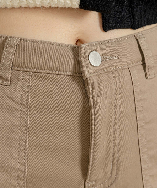 DAY CLOSET（デイ クローゼット）の「【吸湿発熱/裏起毛/大きいサイズ有】冬にぽかぽか タックインも得意。ストレートベイカーカーゴパンツ レディース（カーゴパンツ・レディース・ブラック/ベージュ・XL/M/L/XS/S）」の22枚目の写真