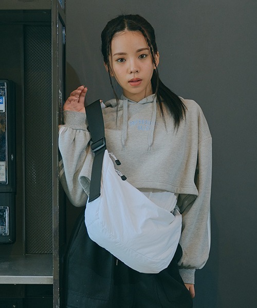 LOVETOXIC(ラブトキシック)の「【LTXC】インナー付裏起毛短丈パーカ(パーカー・キッズ・ブラック/オフホワイト/トップグレー・S/L/M/LL)」の4枚目の写真