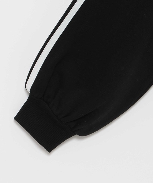 LOVETOXIC(ラブトキシック)の「【LTXC】インナー付裏起毛短丈パーカ(パーカー・キッズ・ブラック/オフホワイト/トップグレー・S/L/M/LL)」の13枚目の写真