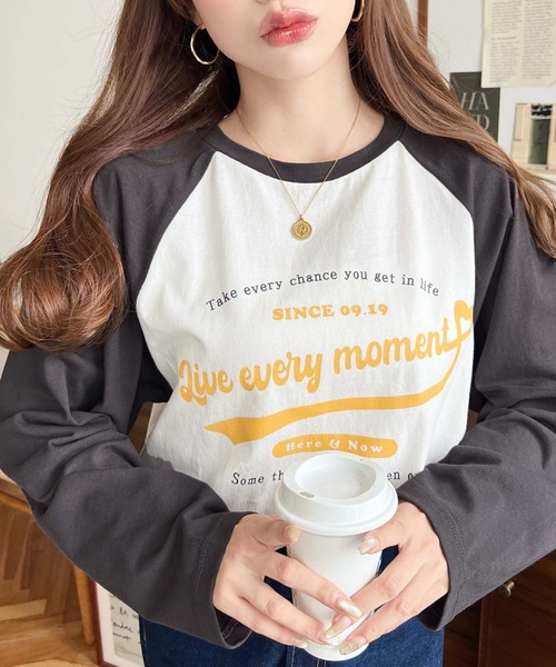 moment+（モーメントプラス）の「綿100％天竺.ラグランロゴプリントロンT（Tシャツ/カットソー・レディース・チャコールグレー/ネイビー/ピンク/オートミール・M/L）」の7枚目の写真