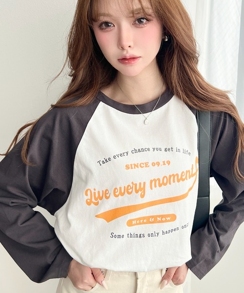 moment+（モーメントプラス）の「綿100％天竺.ラグランロゴプリントロンT（Tシャツ/カットソー・レディース・チャコールグレー/ネイビー/ピンク/オートミール・M/L）」の11枚目の写真