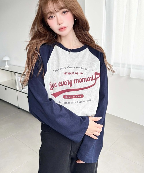 moment+(モーメントプラス)の「綿100%天竺.ラグランロゴプリントロンT(Tシャツ/カットソー・レディース・チャコールグレー/ネイビー/ピンク/オートミール・M/L)」の13枚目の写真