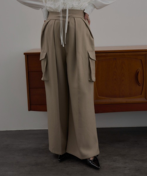 ECREL(エクレール)の「アシメタックカーゴパンツ(カーゴパンツ・レディース・ブラック/グレー/ベージュ・M/S)」の21枚目の写真