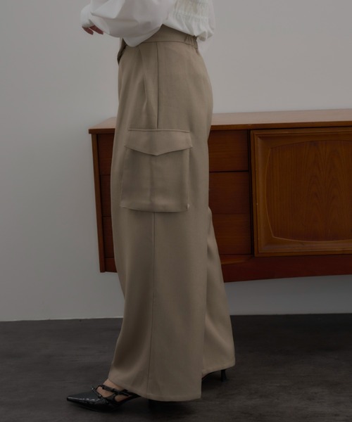 ECREL(エクレール)の「アシメタックカーゴパンツ(カーゴパンツ・レディース・ブラック/グレー/ベージュ・M/S)」の22枚目の写真