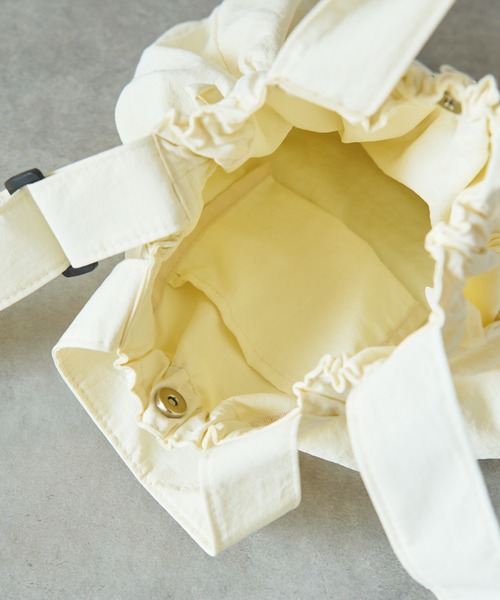 un dix cors（アンディコール）の「ドロストリング2wayショルダー（ショルダーバッグ・レディース・アイボリー/ブラック・FREE）」の5枚目の写真