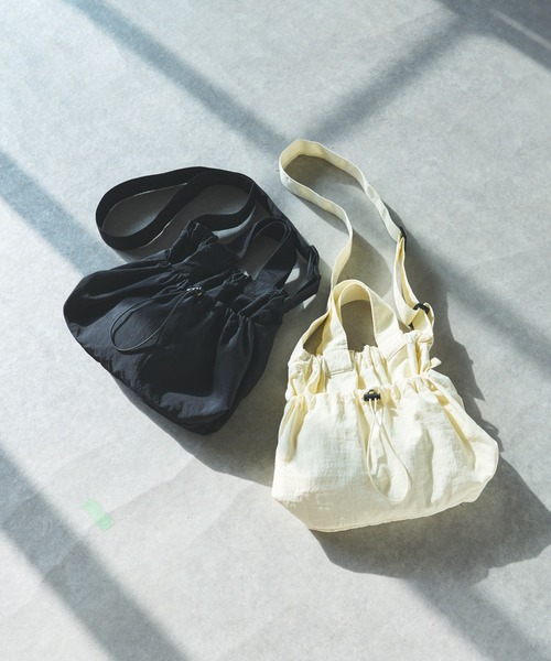 un dix cors（アンディコール）の「ドロストリング2wayショルダー（ショルダーバッグ・レディース・アイボリー/ブラック・FREE）」の15枚目の写真