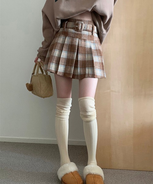 gossip！ロサンゼルス（ゴシップロサンゼルス）の「ベルト付き プリーツミニチェックスカート（スカート・レディース・ベージュ/レッド/ブラック・M/L/S）」の15枚目の写真