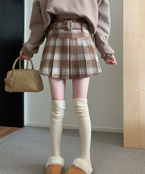 gossip！ロサンゼルス（ゴシップロサンゼルス）の「ベルト付き プリーツミニチェックスカート（スカート・レディース・ベージュ/レッド/ブラック・M/L/S）」の16枚目の写真
