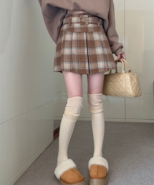 gossip！ロサンゼルス（ゴシップロサンゼルス）の「ベルト付き プリーツミニチェックスカート（スカート・レディース・ベージュ/レッド/ブラック・M/L/S）」の19枚目の写真