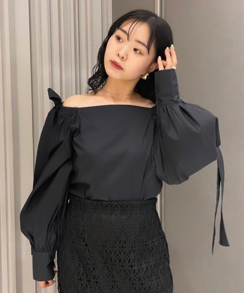 FRAY I.D - プリーツスリーブフラワーブラウス FRAY I.D FRAY I.D（フレイアイディー）の「プリーツスリーブフラワー