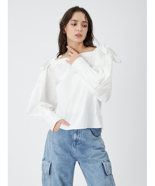 FRAY I.D（フレイアイディー）の「タックオフショルリボンブラウス（シャツ/ブラウス・レディース・ホワイト/ブラック/ストライプ・FREE）」の8枚目の写真