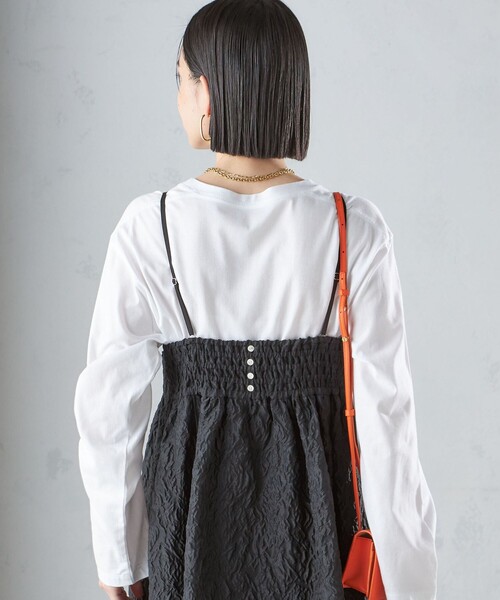 SHIPS(シップス)の「* 〈手洗い可能〉フラワー エンボス キャミ ワンピース 24SS ◇(ワンピース・レディース・オフホワイト/ブラック・ONE SIZE)」の4枚目の写真