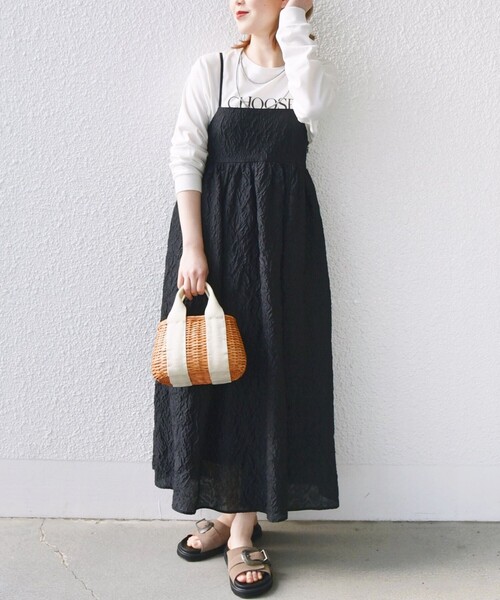 SHIPS(シップス)の「* 〈手洗い可能〉フラワー エンボス キャミ ワンピース 24SS ◇(ワンピース・レディース・オフホワイト/ブラック・ONE SIZE)」の12枚目の写真